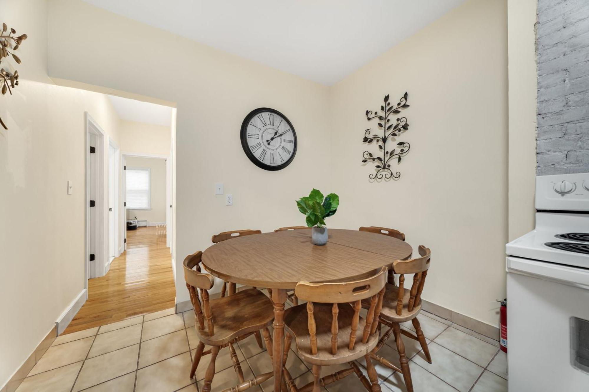 Newly Renovated 2Br1Ba Apt At The Boston City Exterior foto
